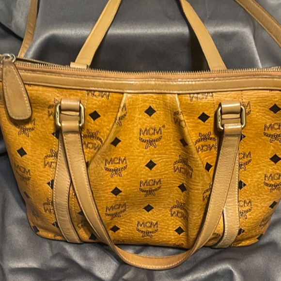MCM Handbag - Picture 6 of 10